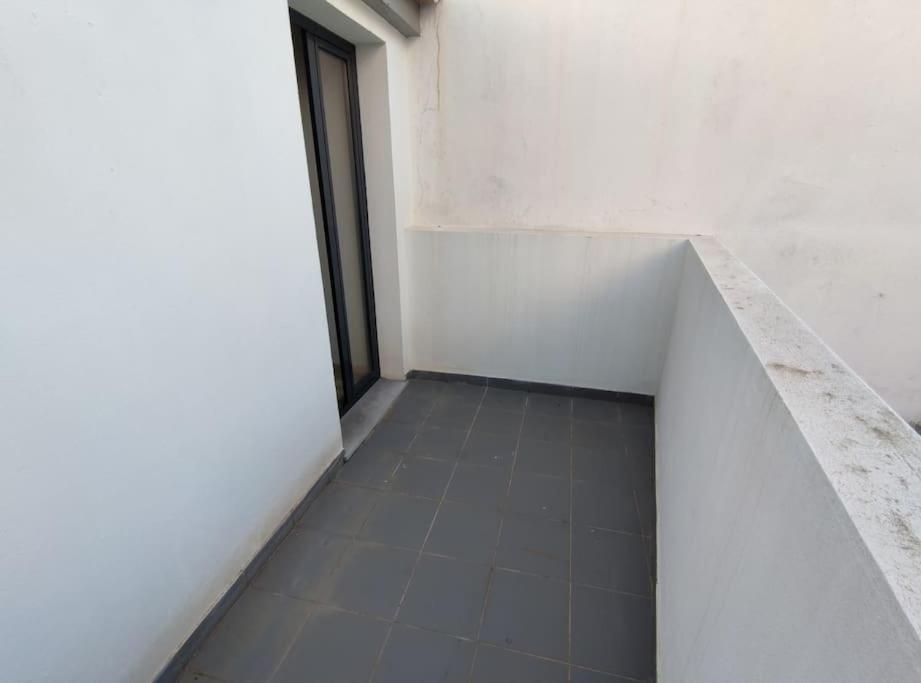 Typical House Faro Downtown Private Entrance Villa ภายนอก รูปภาพ