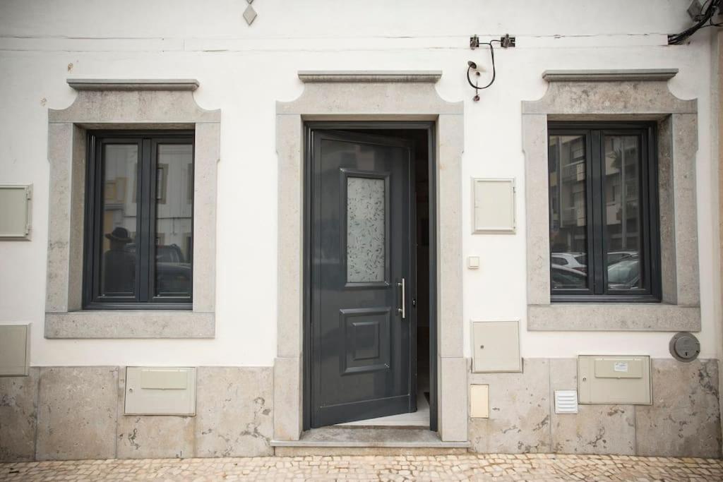 Typical House Faro Downtown Private Entrance Villa ภายนอก รูปภาพ